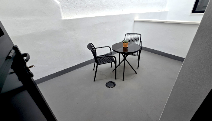 Patio interior de la habitación 05
